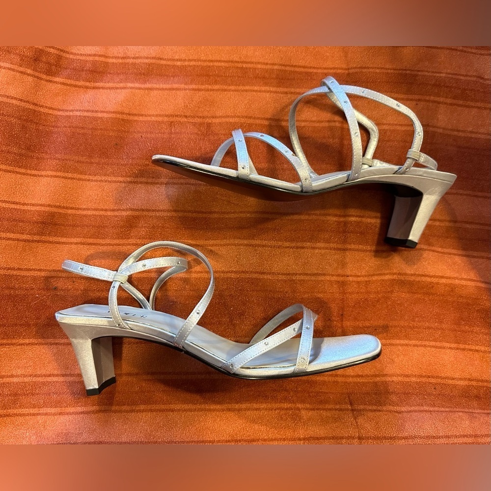 Mixit Frankie Silver Strappy Sandals 9.5M Square Toe Mid Heel Formal Wedding - Picture 3 of 8
